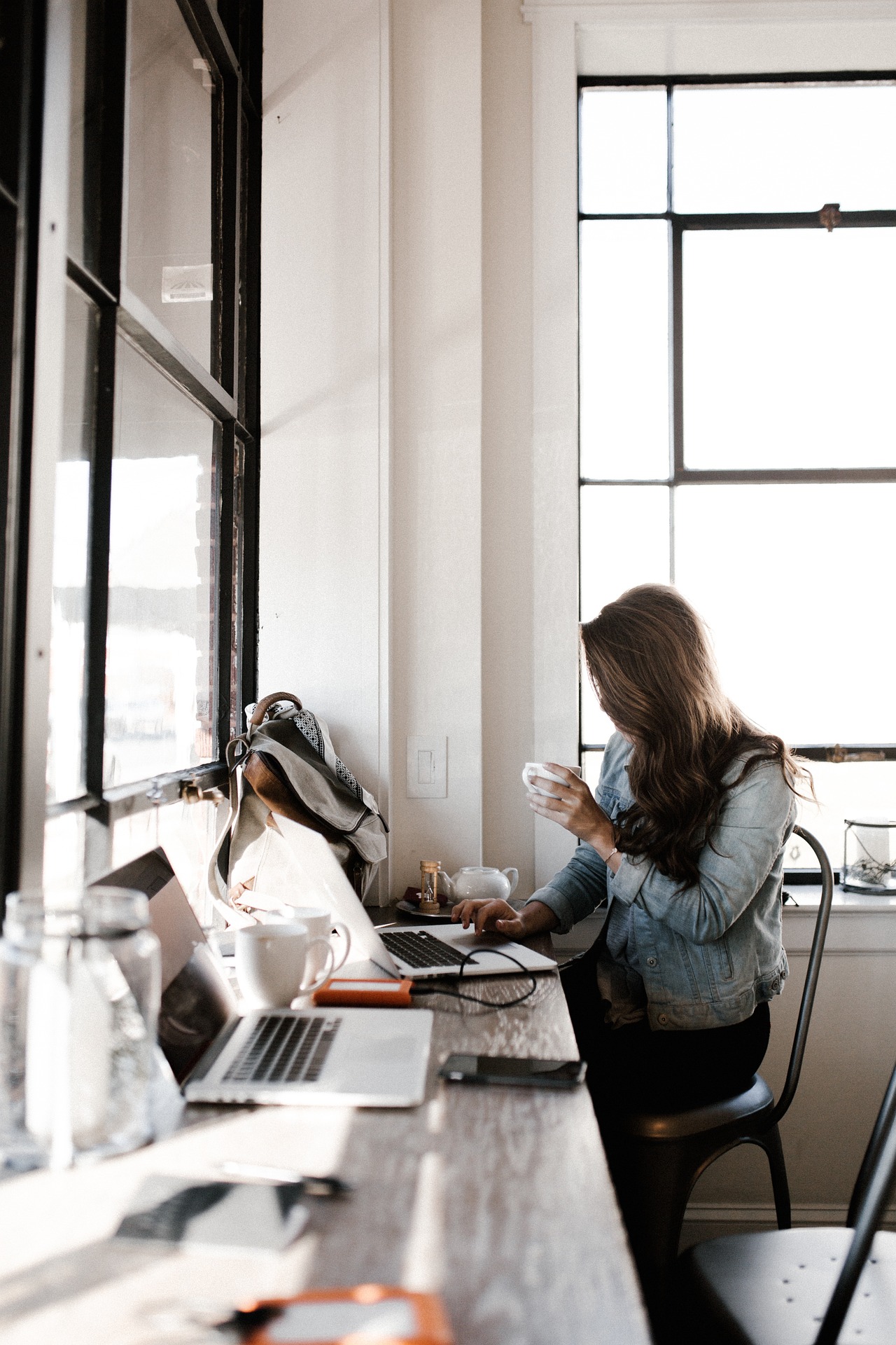 dirigeante societe dirigeante qui traite ses emails